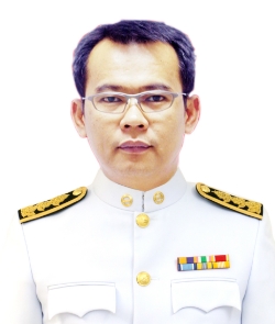 Mr. Wara Theerapunyo